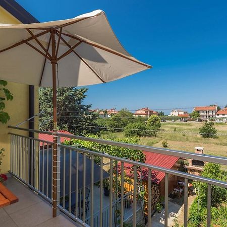 Apartment Nensi Poreč Exteriör bild