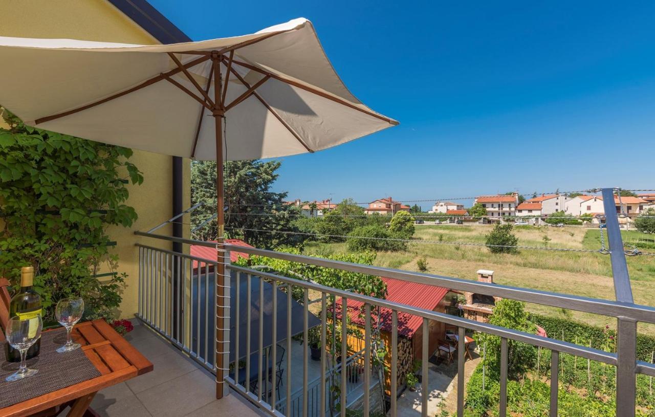 Apartment Nensi Poreč Exteriör bild