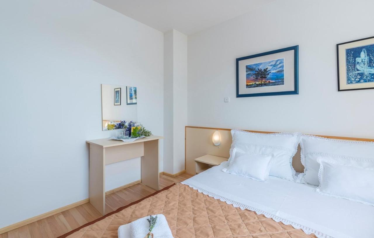 Apartment Nensi Poreč Exteriör bild