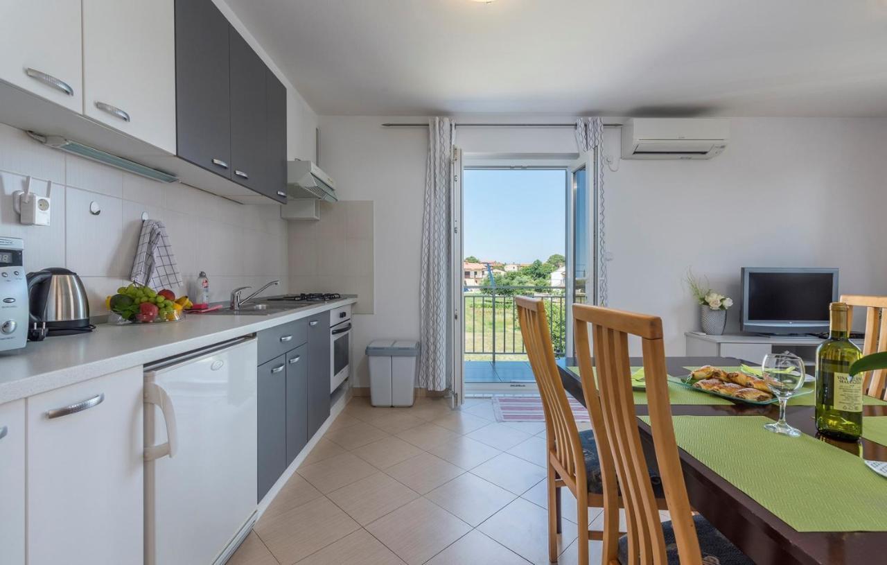 Apartment Nensi Poreč Exteriör bild