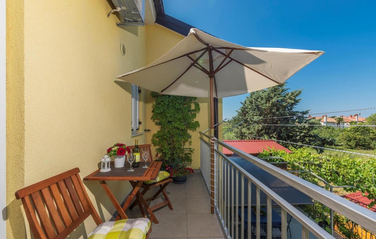 Apartment Nensi Poreč Exteriör bild