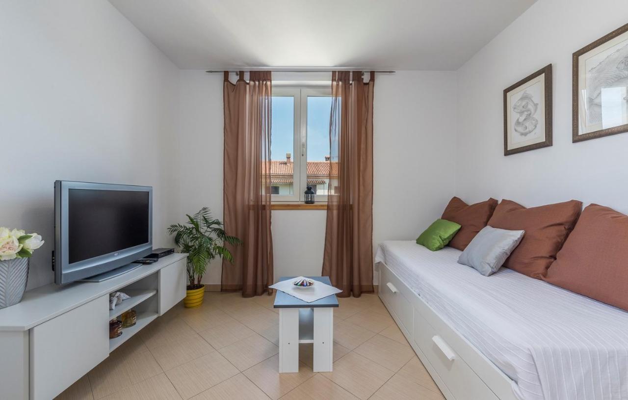 Apartment Nensi Poreč Exteriör bild
